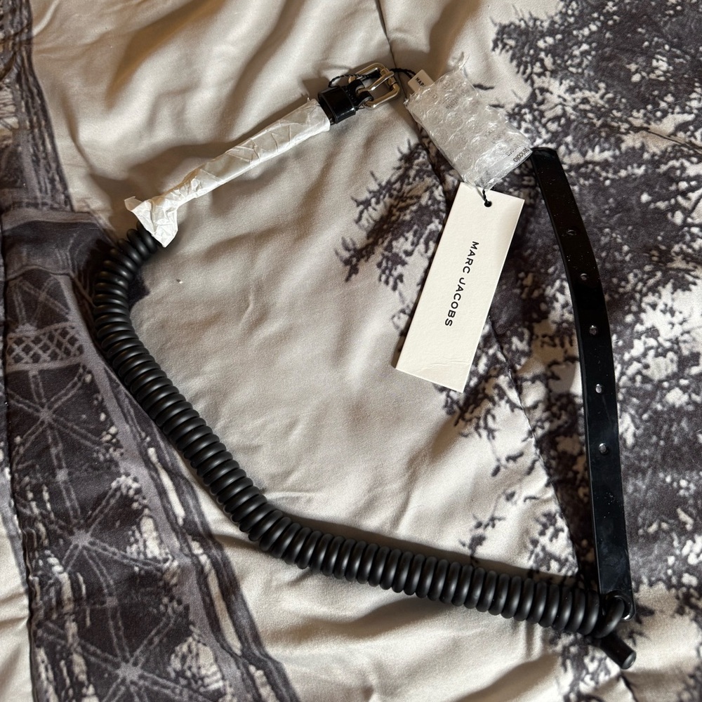 Marc Jacobs Black Coiled Belt NWT - Picture 4 of 4